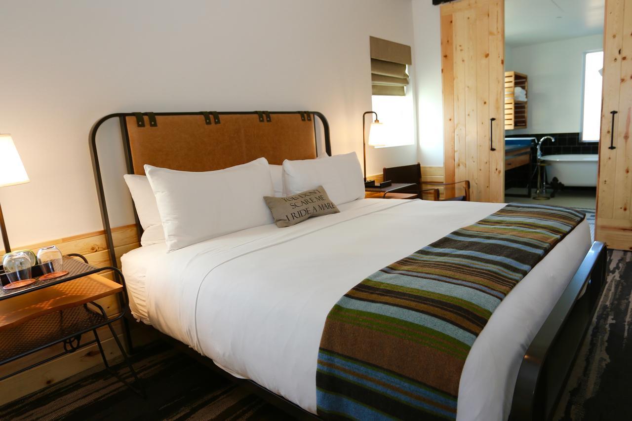 Cavalry Court, By Valencia Hotel Collection College Station Luaran gambar