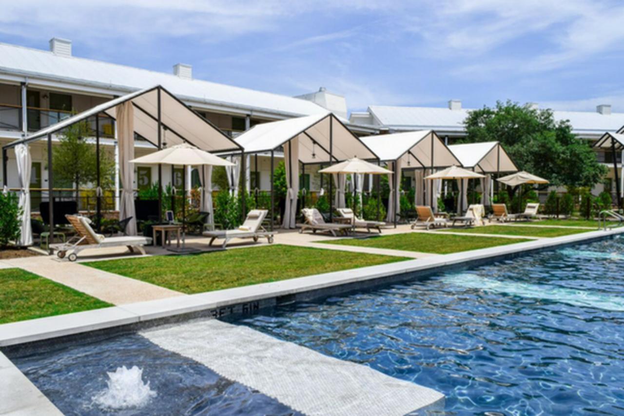 Cavalry Court, By Valencia Hotel Collection College Station Luaran gambar