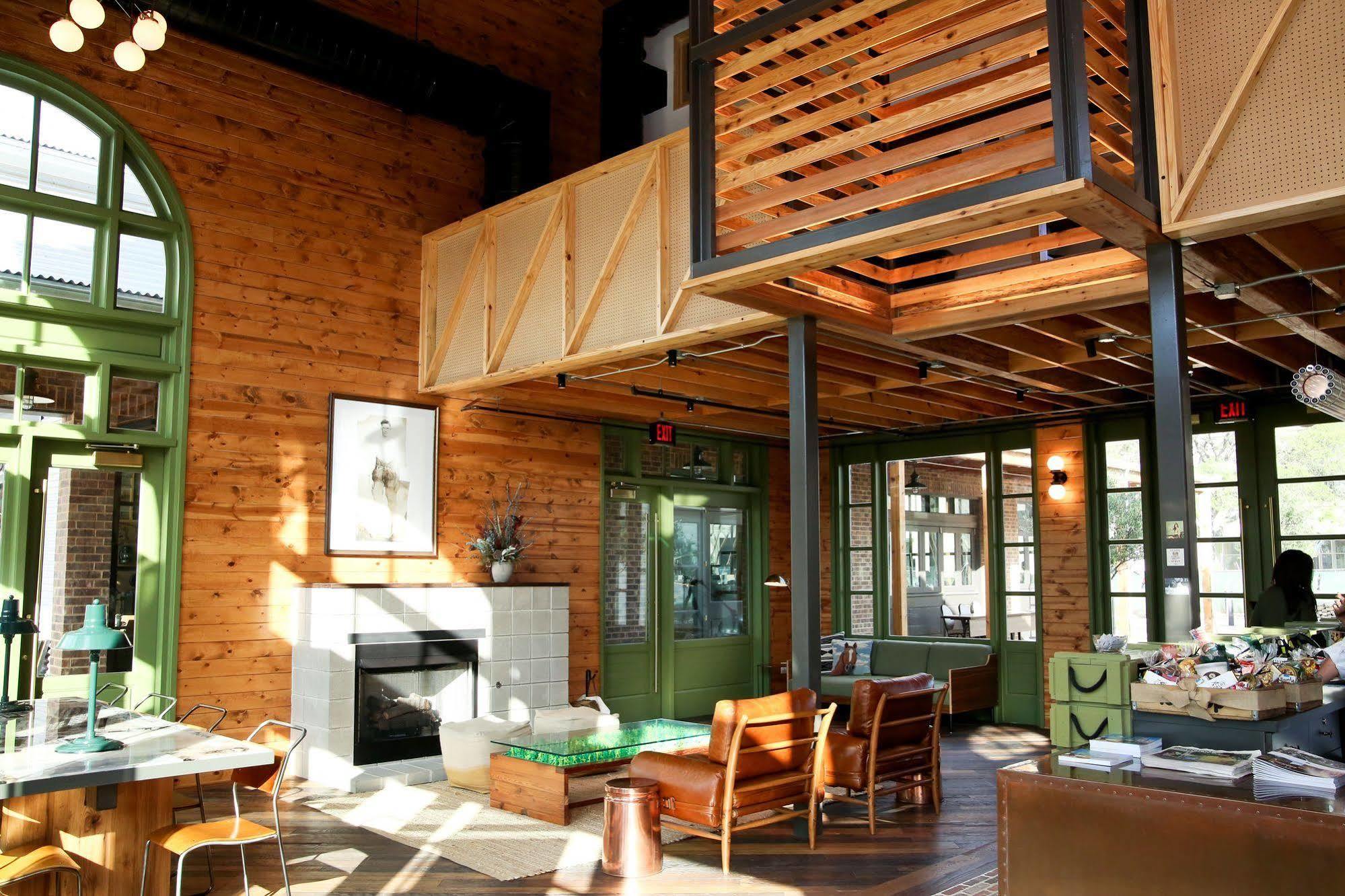 Cavalry Court, By Valencia Hotel Collection College Station Luaran gambar