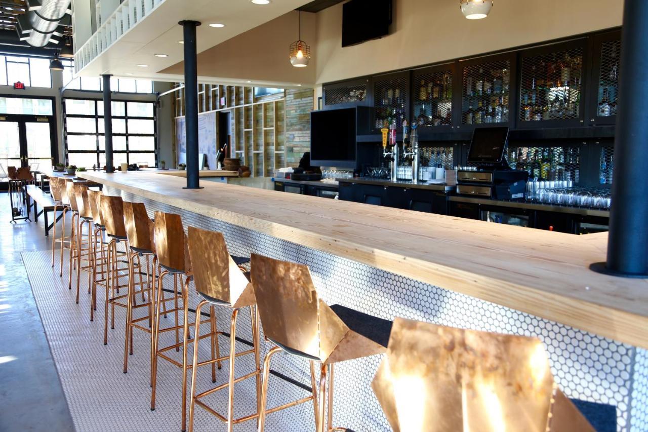 Cavalry Court, By Valencia Hotel Collection College Station Luaran gambar