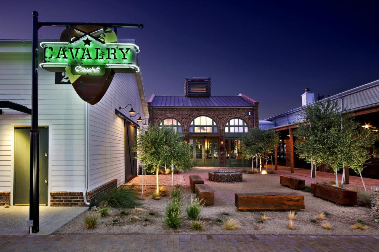 Cavalry Court, By Valencia Hotel Collection College Station Luaran gambar