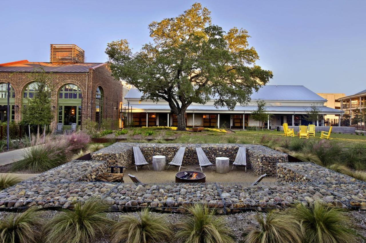 Cavalry Court, By Valencia Hotel Collection College Station Luaran gambar