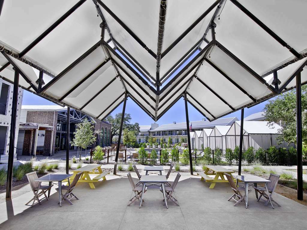 Cavalry Court, By Valencia Hotel Collection College Station Kemudahan gambar