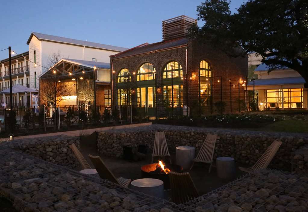 Cavalry Court, By Valencia Hotel Collection College Station Kemudahan gambar