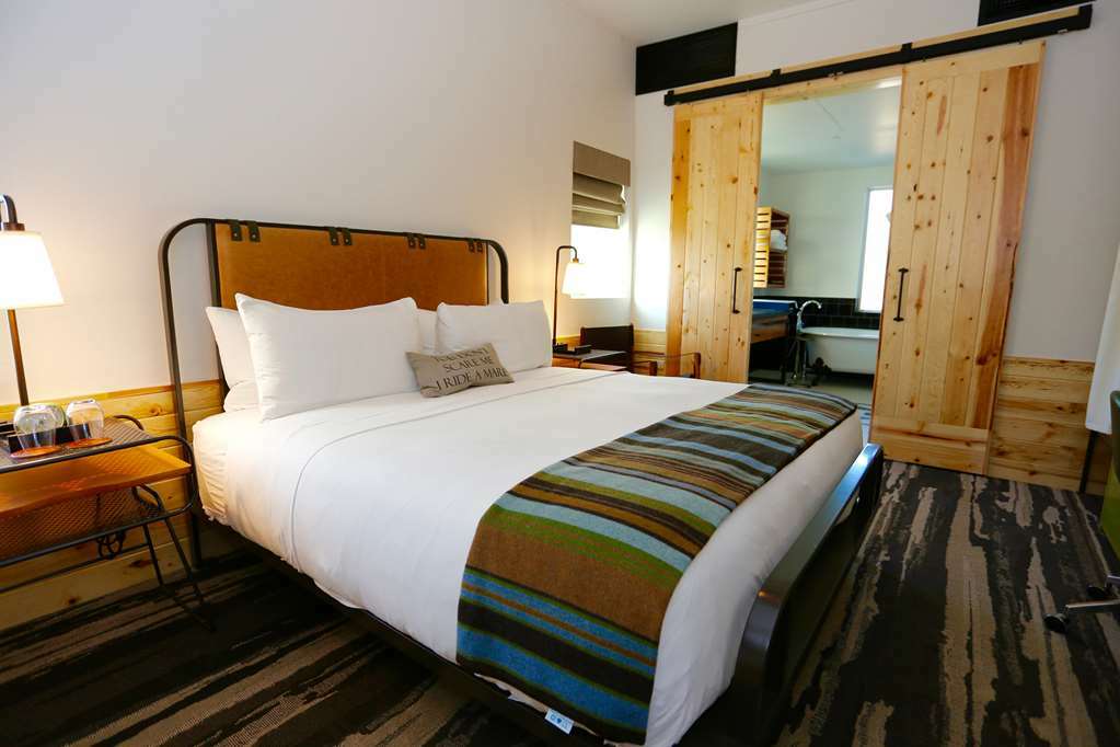 Cavalry Court, By Valencia Hotel Collection College Station Bilik gambar